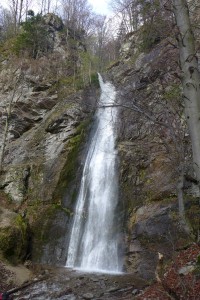 K Šútovskému vodopádu