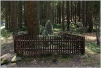 Památník padlých lesníků nad Milovami