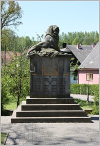 Pomník padlým v 1. světové válce v Dolní Dobrouči