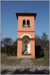 Kaplička se zvonicí v Nasavrkách