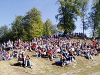 Počas tardičného výstupu vyjdú na Pustý hrad stovky, ba tisíce turistov