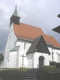 Ranogotický rímsko-katolícky kostol v Hájnikoch