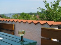 Další heurige v Kremsu - tentokrát s posezením na terase s výhledem na Dunaj