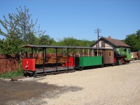Osobní vlak v areálu muzea ve Zbýšově