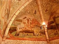 23. Pohled na nástropní malbu původního hradu Houska