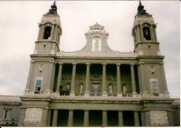 Katedrála Virgen de la Almudena naproti král.paláci