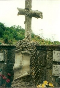 Zajímavý pomník na hřbitově v Labinu