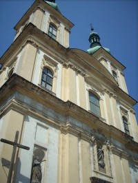Záběr k věži kostela