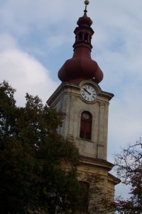 2.Přiblížení věže kostela