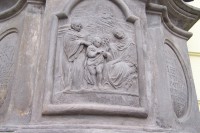 2.Detail z podstavce sochy