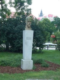 3.Busta T.G.Masaryka v šanovském parku