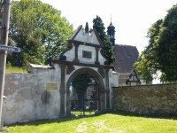 Renesanční brána postavená okolo r.1600 u hřbitova sv.Anny