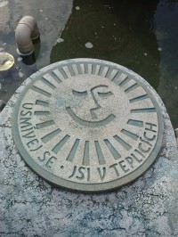 10.Detail u fontány na obrubníku