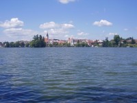 pohled na centrum města přes rybník Vajgar