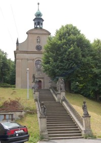 Svaté schodiště ke kostelu ve Vilémově