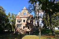 Ruiny w Tworkowie (zřícenina) a park