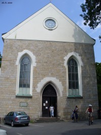 Kostel sv. Josefa u zámku Hrubá Skála