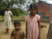 Děti v rybářské vesničce
