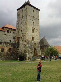 Před věží