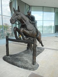 Pardubice - socha žokeje