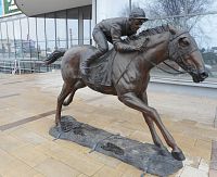 Pardubice - socha žokeje