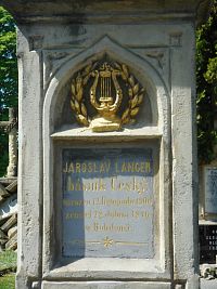 Lázně Bohdaneč - náhrobek básníka Josefa Langera