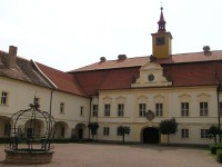 Barokní zámek v Chrasti (muzeum)