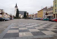 Obří šachovnice na Slezském náměstí