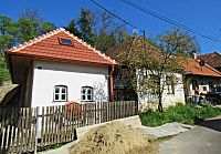 Obec Javorník, malebné domky v části - Kopánky v obci Javorník na Slovácku