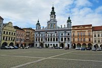 Náměstí Přemysla Otakara II. a budova radnice