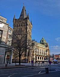 Prašná brána u Obecního domu