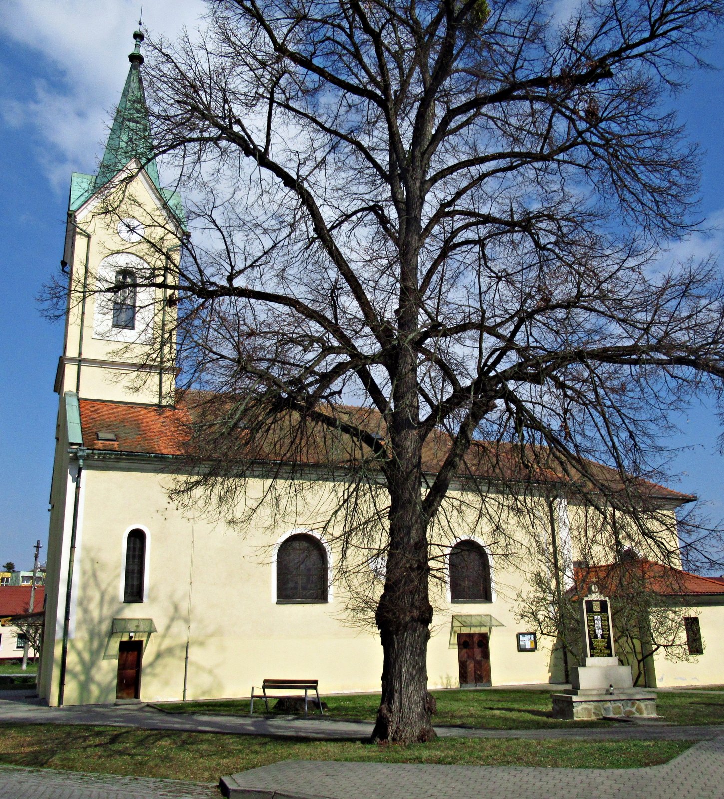 Jarní procházka vesnicí Březolupy