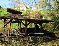 odpočinkové místo u Sirčeny na konci obce