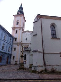 Kostel s klášterem na Mariánském náměstí