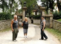 Franta s rodiči u zámku Bouzov