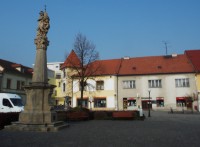 Přes Mariánské náměstí v Uherském Hradišti
