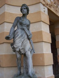 Jemnice- socha bohyně Diany u zámku
