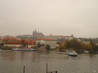 vltava a v dály pražský hrad