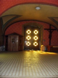 Kostelní dveře