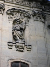 Detail štítové zdi východního křídla
