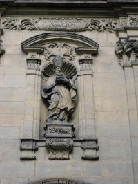 Detail štítové zdi východního křídla