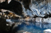 Vnitřek jeskyně Grjótagjá