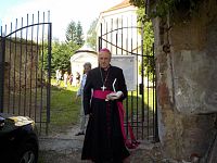 biskup Františel navštívil v neděli 6.8.2017 mši v kostele Jesenice