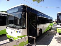 Autobus na autobusovém nádraží ve Vallettě