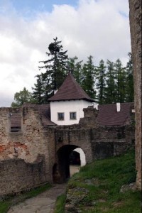 uvnitř hradu