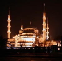 Modrá mešita v noci