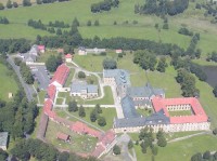 Klášter Teplá: klášter premonstrátů letecky v roce 2001.