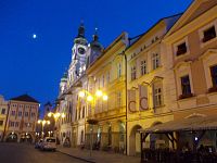 ešte raz námestie večer
