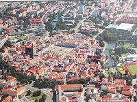 plagát v informačnom stredisku - pohľad na námestie z výšky