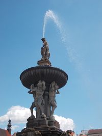 vrchná časť sochy